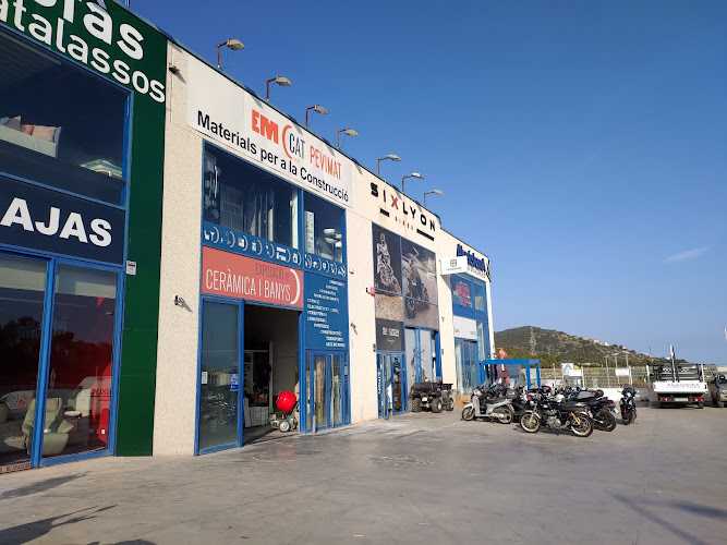 Fotografia tomada fuera de Sistemas en Aluminio sitges - Metalwork en Sitges, Barcelona