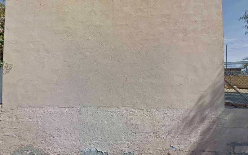 Fotografia tomada fuera de Aluminios Cerfor - Carpintería metálica y de aluminio en Jucaini, Almería