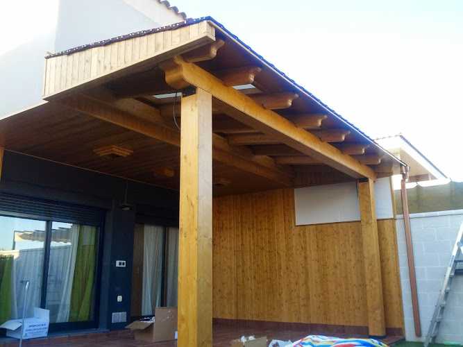 Fotografia tomada fuera de Carpintería Hermanos Sánchez - Carpintero en Serón, Almería