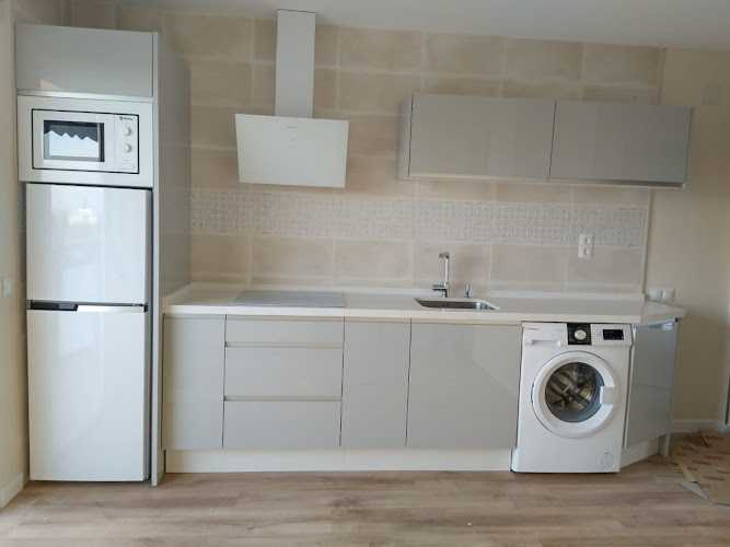 Fotografia tomada fuera de Carpintería dijusa - Carpintería en Benalmádena, Málaga