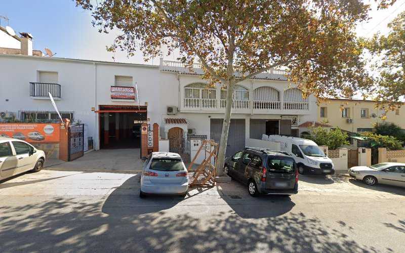 Fotografia tomada fuera de Carpinteria Ramirez Benalmádena - Carpintero en Benalmádena, Málaga