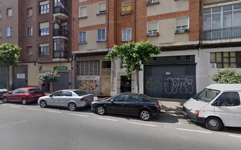 Fotografia tomada fuera de Angel Apellaniz Carpinteria Ebasnisteria - Carpintero en Logroño, La Rioja