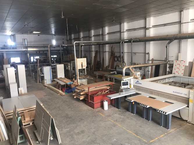 Fotografia tomada fuera de Carpintería Granell S.L. - Tienda de armarios en Alfara del Patriarca, Valencia