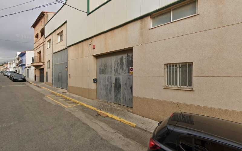 Fotografia tomada fuera de Carpintería Cambrón S.L. - Carpintería en Buñol, Valencia