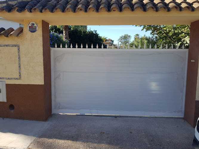 Fotografia tomada fuera de Carpintería Metálica Berlanga - Carpintería metálica y de aluminio en Camporrobles, Valencia