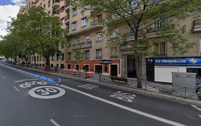 Fotografia tomada fuera de OKUME ENSAMBLE S.L. - Carpintero en Madrid, Madrid