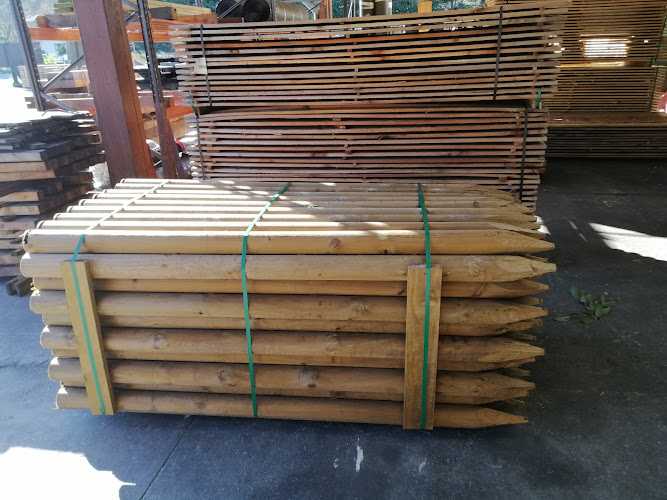 Fotografia tomada fuera de Maderas Aguirre S.A. - Almacen - Establecimiento de venta de madera en Amorebieta-Etxano, Vizcaya