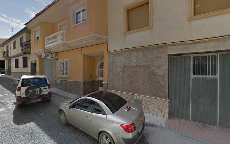 Fotografia tomada fuera de Aluminios Perites - Carpintería metálica y de aluminio en Alcudia de Guadix, Granada