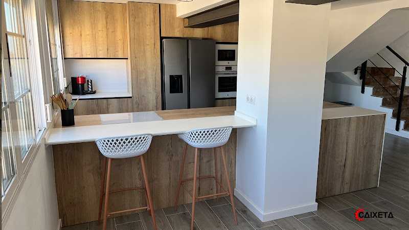 Fotografia tomada fuera de Magatzem Caixeta S. L. - Carpintería en Petrer, Alicante