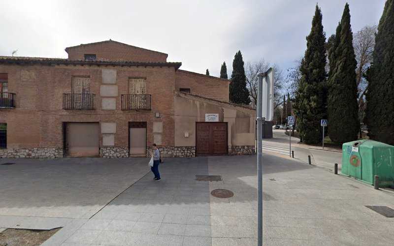 Fotografia tomada fuera de Carpintería Juan Moreno Cobos - Carpintero en Alcalá de Henares, Madrid