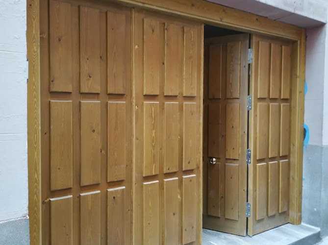 Fotografia tomada fuera de Deco - Ramos - Carpintero en Camarma de Esteruelas, Madrid