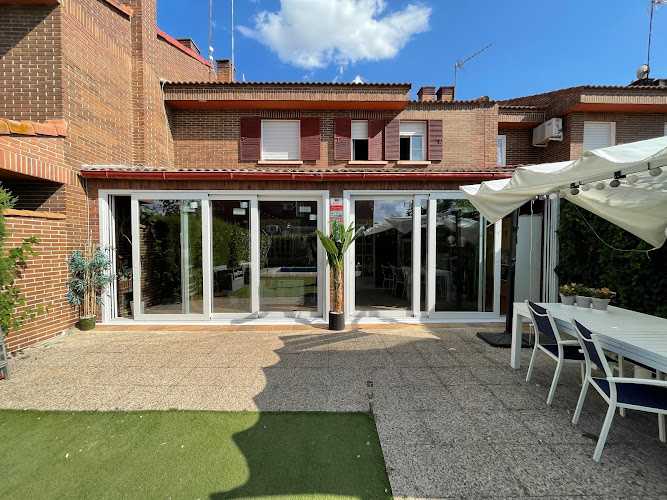 Fotografia tomada fuera de Carpintería de Aluminio Julio Fernández - Carpintería metálica y de aluminio en Alcalá de Henares, Madrid