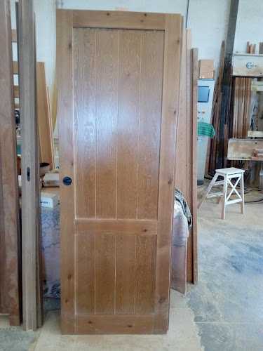 Fotografia tomada fuera de Carpinteria Lumar - Proveedor de puertas en Albacete, Cuenca