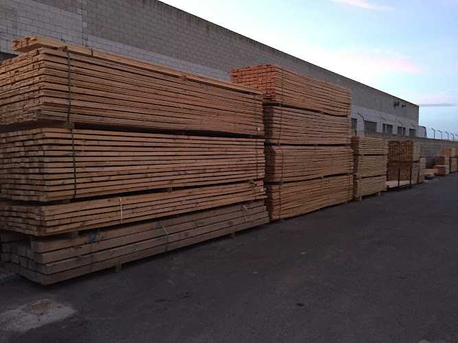 Fotografia tomada fuera de PALETS RODRIGUEZ SL - Establecimiento de venta de madera en Alcalá de Henares, Madrid