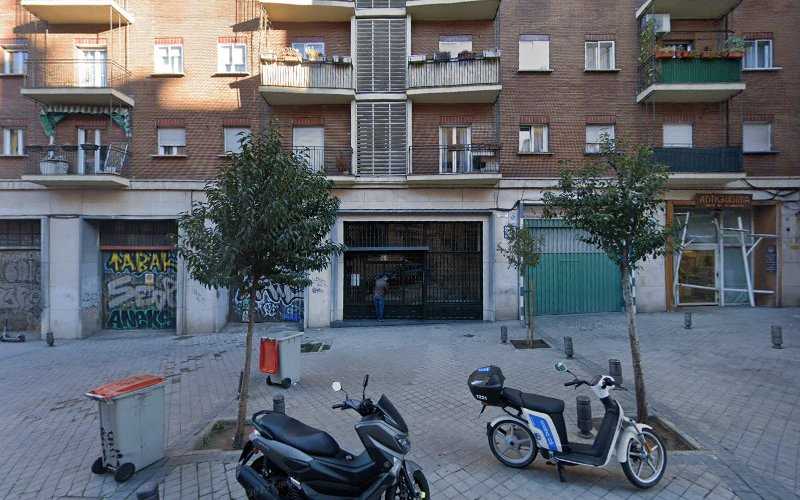 Fotografia tomada fuera de MINIMAL NUEVO DISENO S.L. - Carpintero en Madrid, Madrid