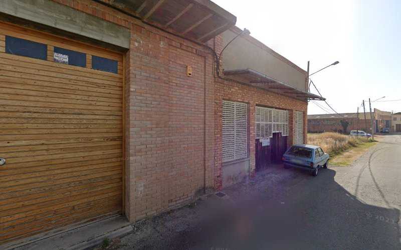 Fotografia tomada fuera de Carpintería J. Castañ - Carpintería en Fraga, Huesca