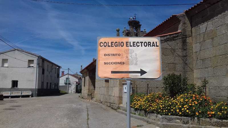 Fotografia tomada fuera de Carpintería TORIBIO - Proveedor de materiales de construcción en Villar de Argañán, Salamanca