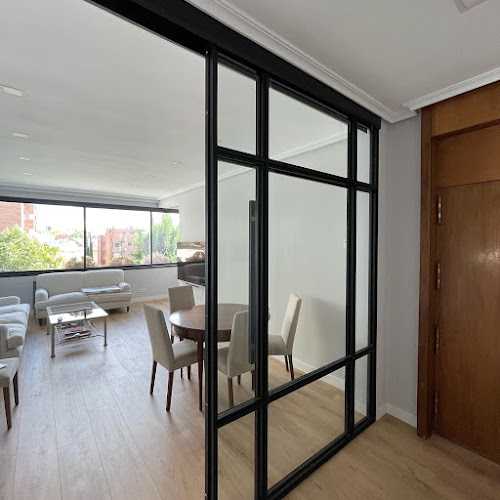 Fotografia tomada fuera de Souza Inox - Carpintería metálica y de aluminio en Valdemoro, Madrid