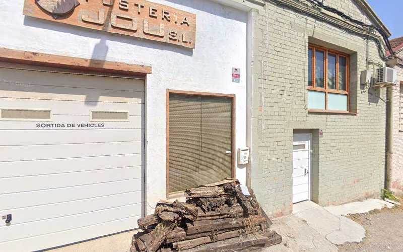 Fotografia tomada fuera de Carpintería Jou S.L. - Botiga d'armaris en Ponts, Lérida