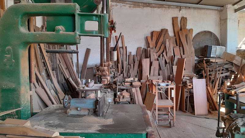 Fotografia tomada fuera de Hermanos Moreno Torres. Taller de carpintería - Carpintería en Jaén, Jaén