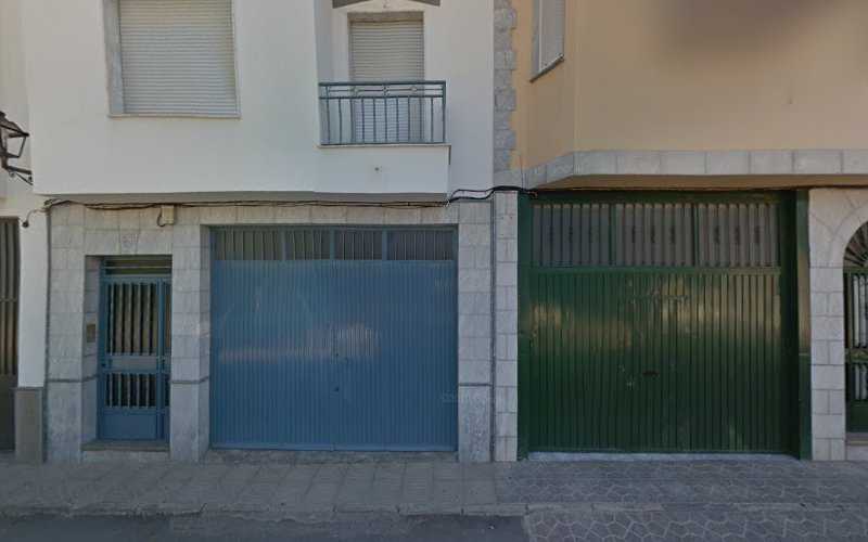 Fotografia tomada fuera de Carpintería Godino - Carpintería metálica y de aluminio en Torredelcampo, Jaén