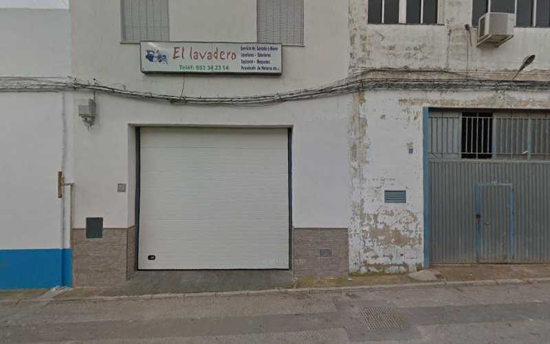 Fotografia tomada fuera de Indusmetal Villar S.L. - Carpintería metálica y de aluminio en Torredonjimeno, Jaén