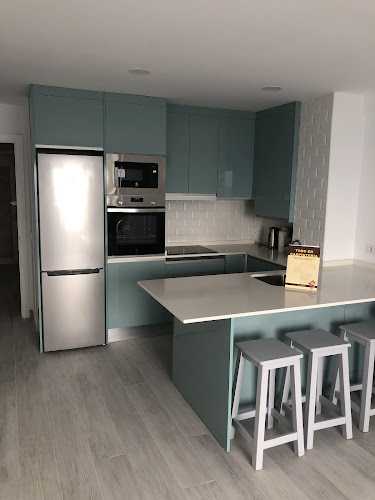 Fotografia tomada fuera de Carpinteria villanua - Carpintero en Caleta de Vélez, Málaga