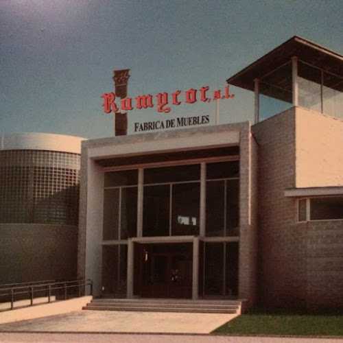 Fotografia tomada fuera de Ramycor - Tienda de muebles en Valverde del Camino, Huelva