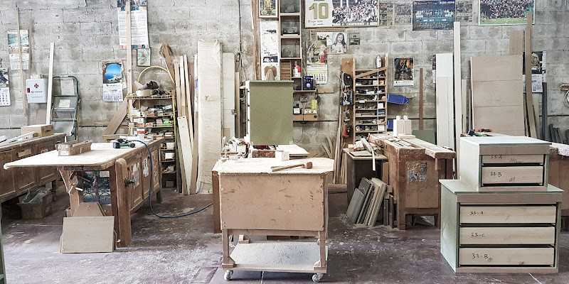 Fotografia tomada fuera de Muebles Valarte - Fábrica de muebles en Valverde del Camino, Huelva