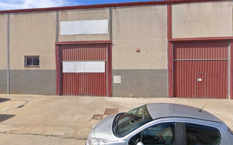Fotografia tomada fuera de Hnos Marquez Reposo,SL - Carpintería metálica y de aluminio en Valverde del Camino, Huelva