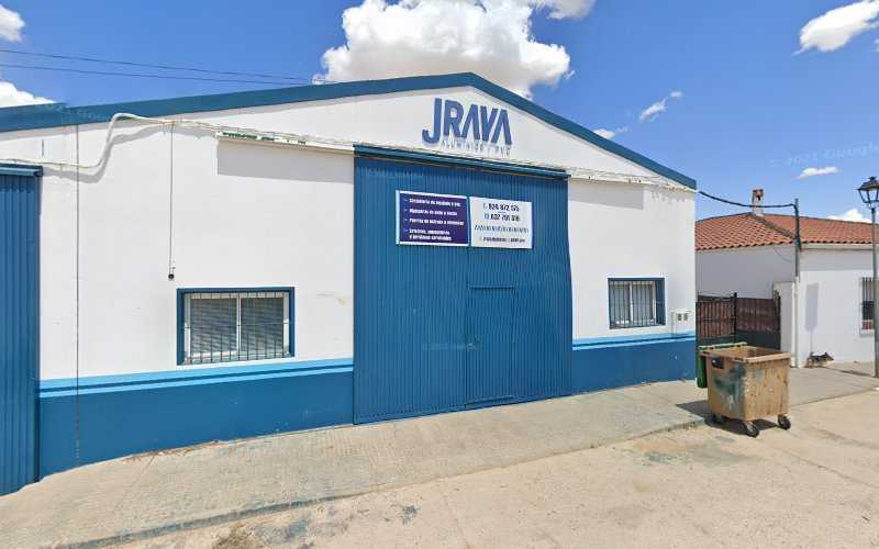 Fotografia tomada fuera de J Raya Aluminios Pvc - Carpintería metálica y de aluminio en Llerena, Badajoz