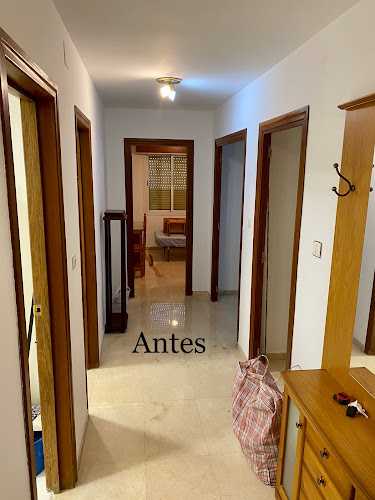 Fotografia tomada fuera de Carpinteria Soriano Redondo Torre del Mar | Puertas, armarios, vestidores - Carpintería en Torre del Mar, Málaga