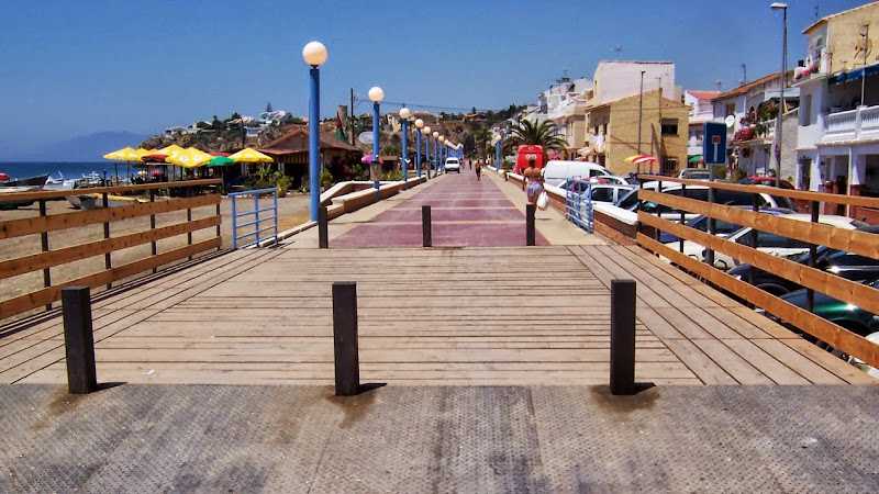 Fotografia tomada fuera de HERMANOS RUIZ, Indumálaga S.L. - Carpintería metálica y de aluminio en Rincón de la Victoria, Málaga