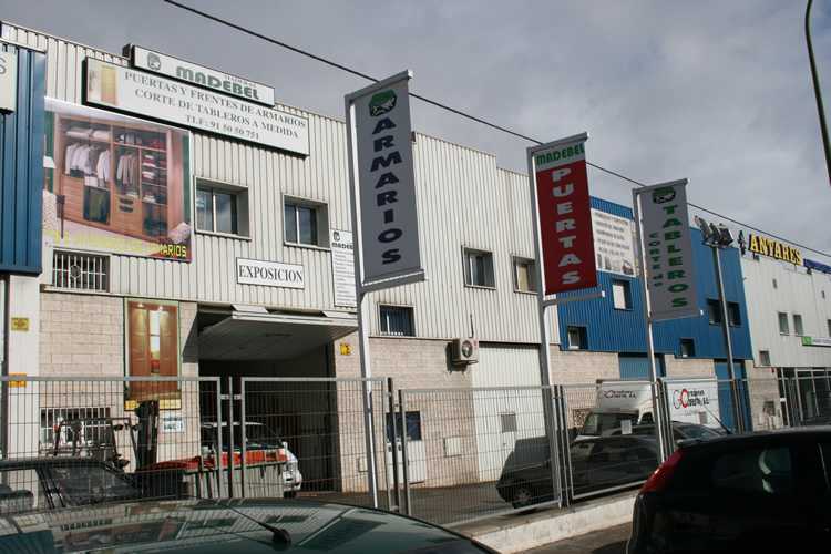 Fotografia tomada fuera de Maderas Madebel - Establecimiento de venta de madera en Madrid, Madrid