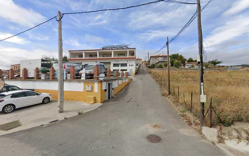 Fotografia tomada fuera de Carpinteria Metálica Álvarez C.B. - Oficinas de empresa en Santibáñez de Béjar, Salamanca