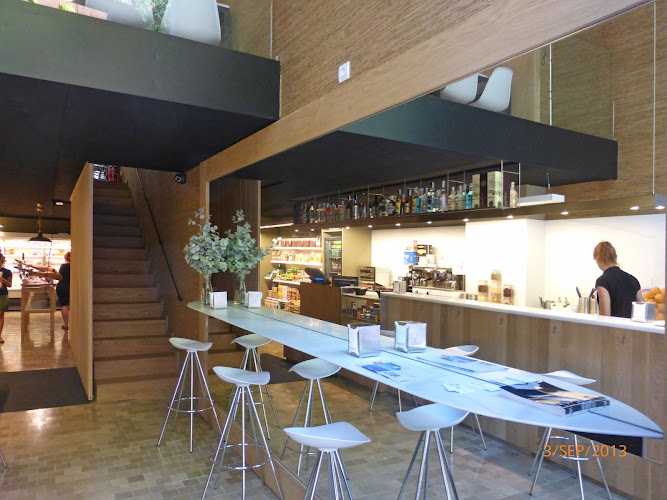 Fotografia tomada fuera de Fusteria Bosch - Lumber store en Sant Julià de Ramis, Girona