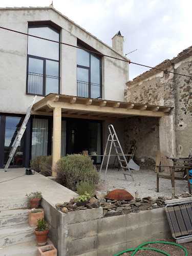 Fotografia tomada fuera de Fusteria, carpintenria Germans Córdoba - Carpintería en Aigueta, Girona