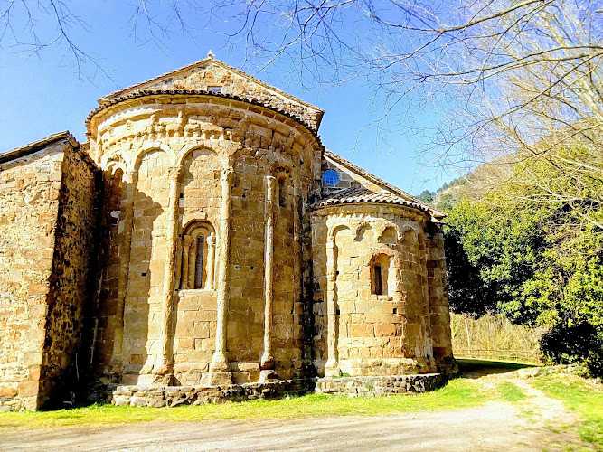 Fotografia tomada fuera de Fusteria i Mobles Serra - Carpintero en Sant Joan les Fonts, Girona