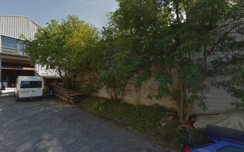 Fotografia tomada fuera de CARPINTERIA JOSE RAMON IBARGOIEN S.L. - Fábrica de muebles en Usurbil, Guipúzcoa