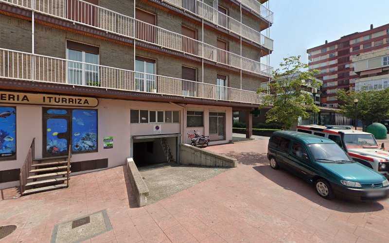 Fotografia tomada fuera de Carpintería Jesús Marí C.B. - Carpintería metálica y de aluminio en Lasarte-Oria, Guipúzcoa