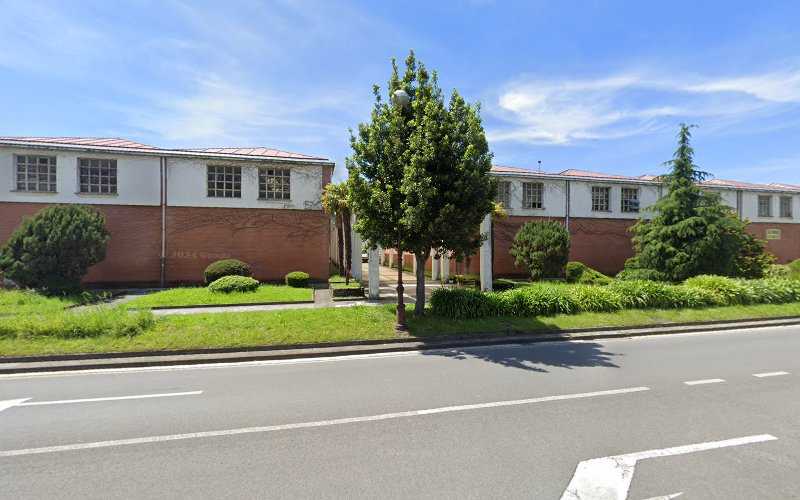 Fotografia tomada fuera de Carpintería de Aluminio Jesús Marí, C.B. - Carpintería metálica y de aluminio en Lasarte-Oria, Guipúzcoa