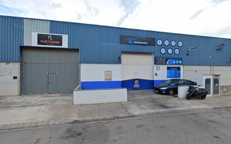 Fotografia tomada fuera de Fustasem Oliva - Carpintería en Oliva, Valencia