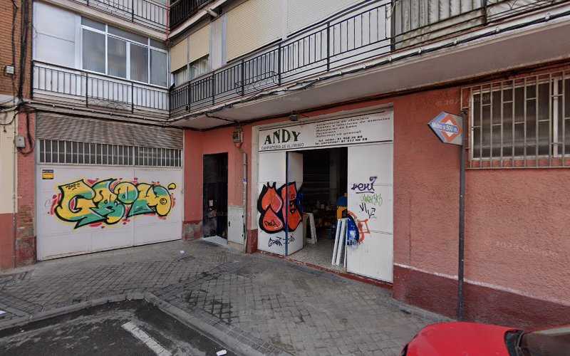 Fotografia tomada fuera de Andy - Carpintería metálica y de aluminio en Madrid, Madrid