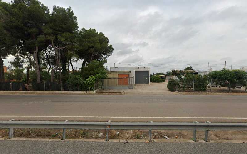 Fotografia tomada fuera de Fusteria Fergil - Carpintería en Benicarló, Castellón
