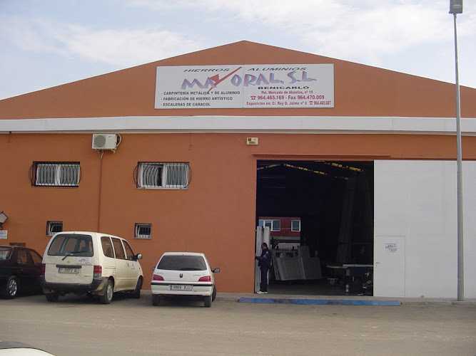 Fotografia tomada fuera de aluminios - Carpintería metálica y de aluminio en Benicarló, Castellón