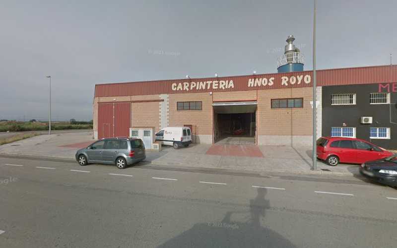 Fotografia tomada fuera de Carpinteria Hermanos Royo - Carpintería en Vinaròs, Castellón