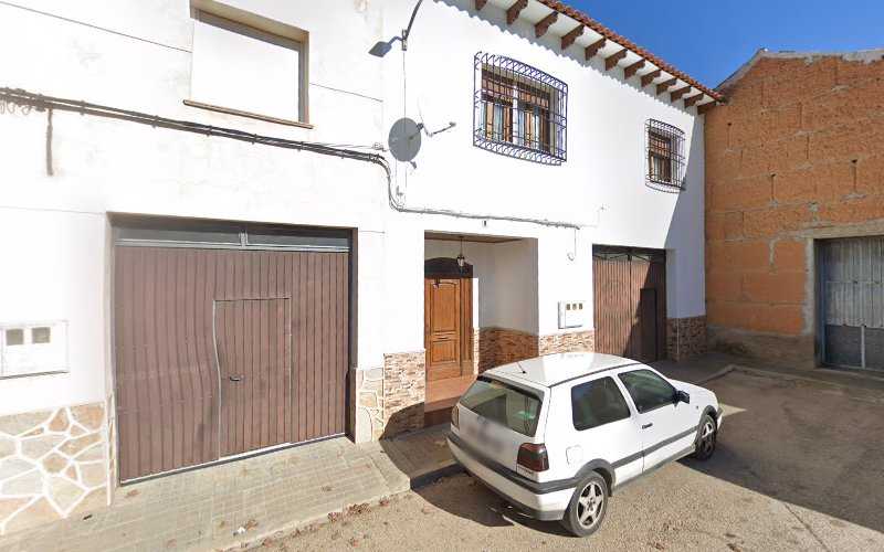 Fotografia tomada fuera de Carpintería Benere - Carpintería en Mota del Cuervo, Cuenca