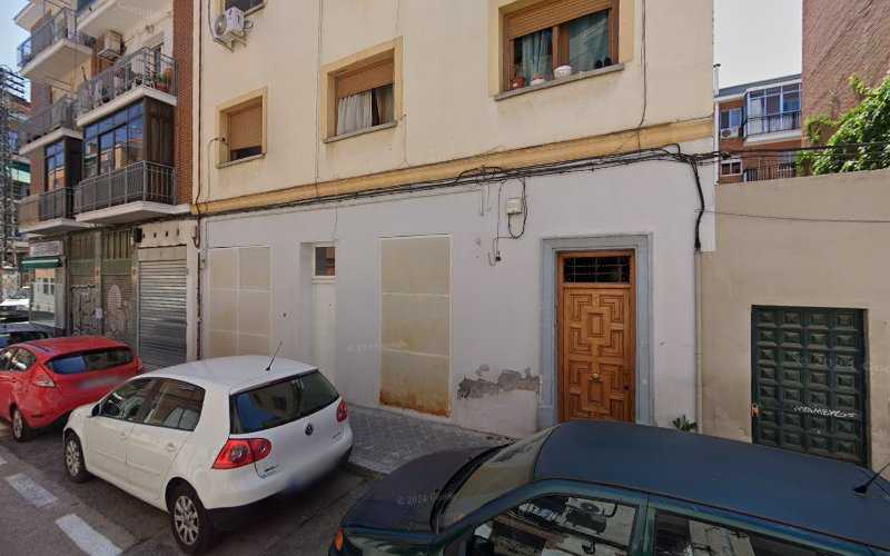 Fotografia tomada fuera de Reformista Lanza S.L. - Carpintería metálica y de aluminio en Madrid, Madrid