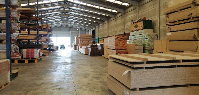 Fotografia tomada fuera de Maderas Benages - Proveedor de ventanas en Polígono Industrial, Castellón