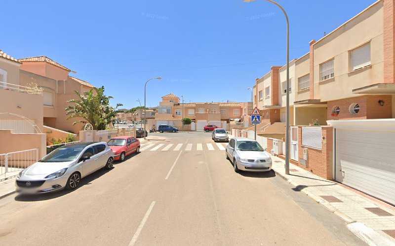 Fotografia tomada fuera de Francisco Cazorla Moreno - Carpintería metálica y de aluminio en Benahadux, Almería